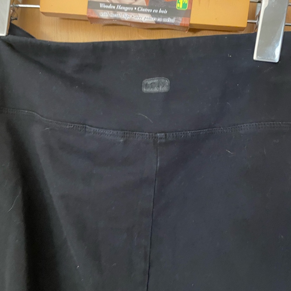 Ladies capris - Picture 6 of 6